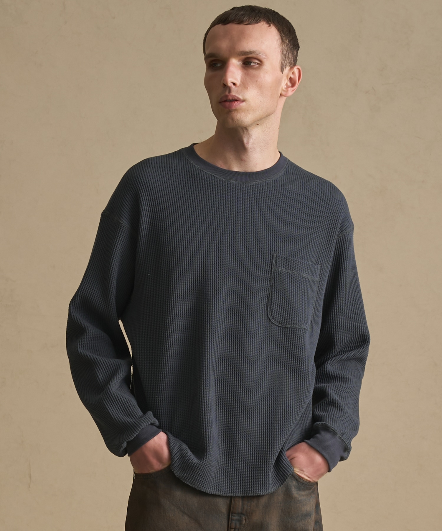 DARK GREY