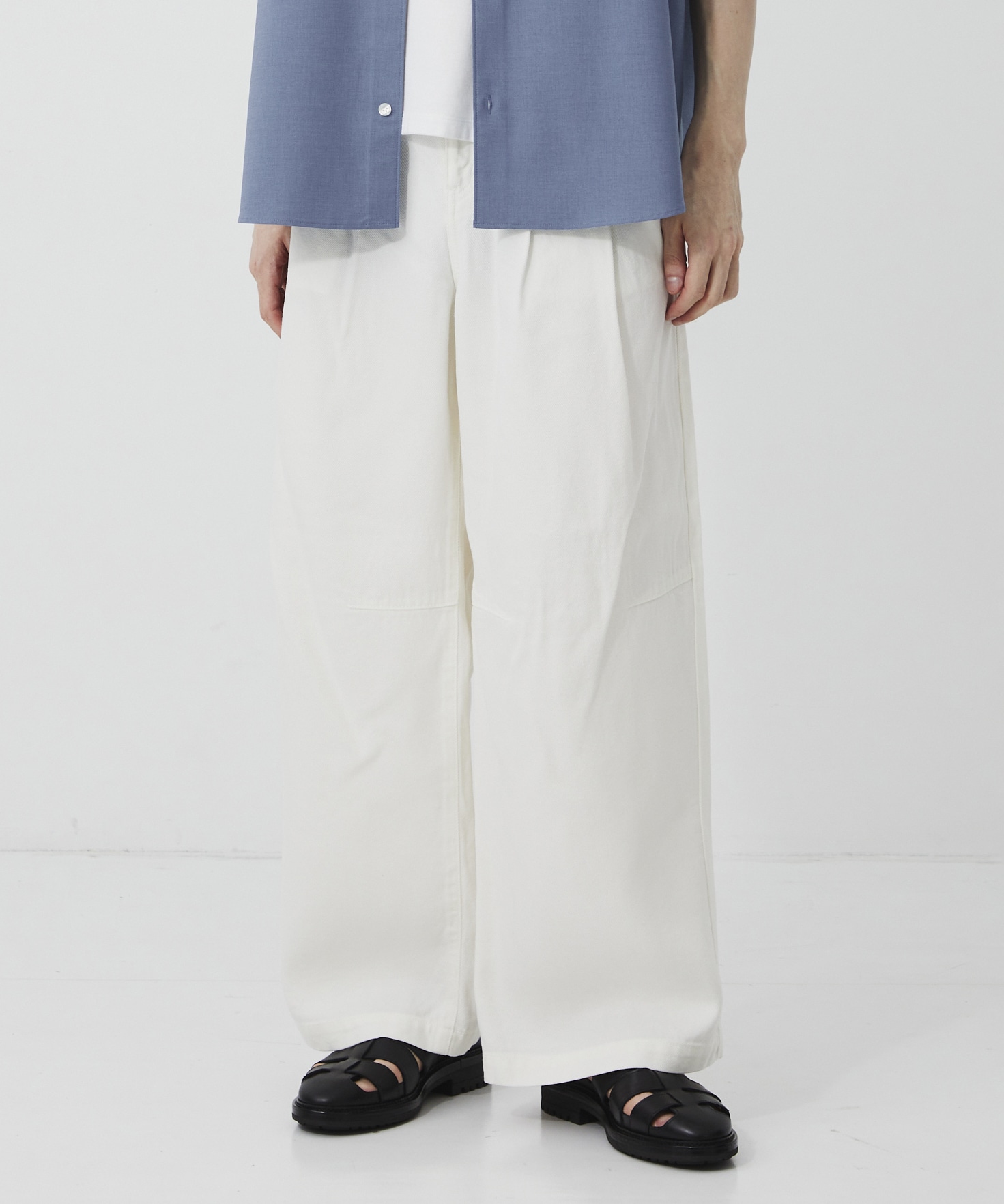 OFF WHITE