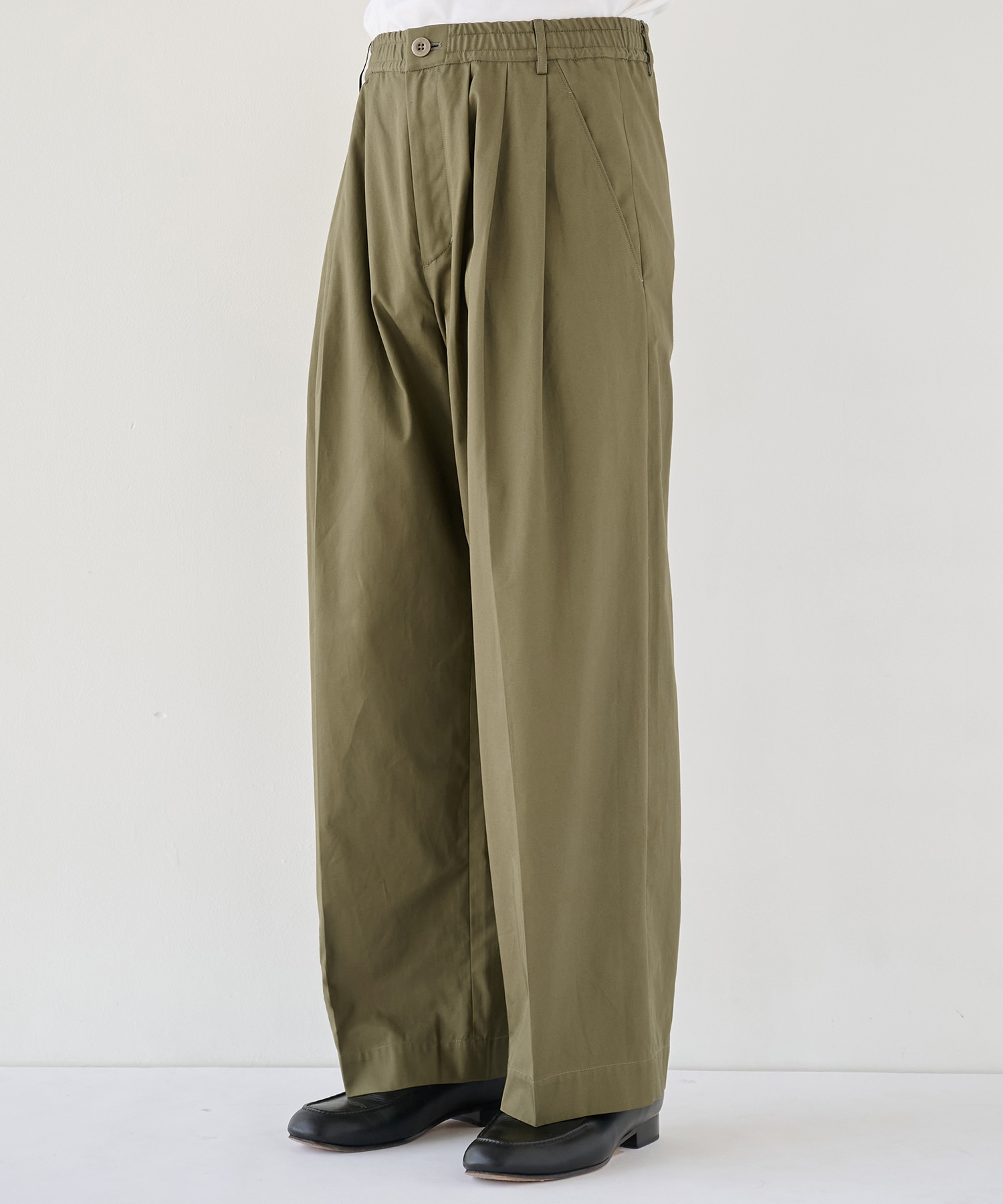 KHAKI