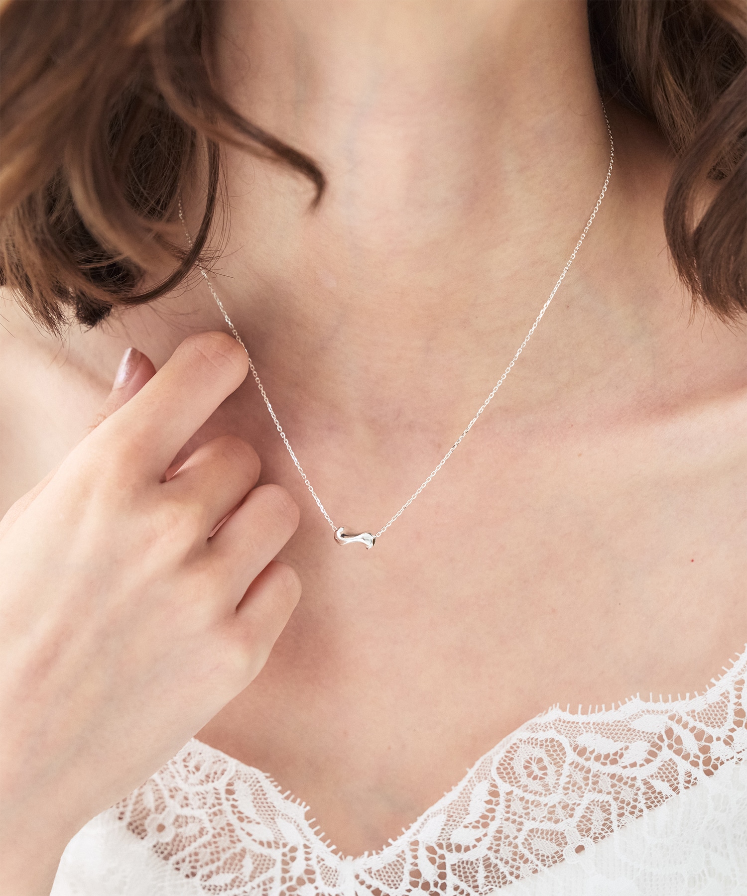 ×in mood Twist Necklace