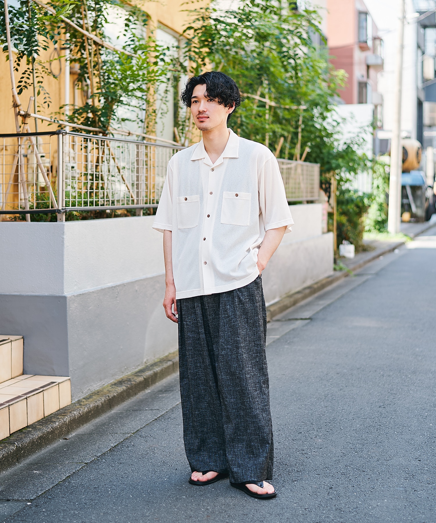 トリプルタックワイドパンツ