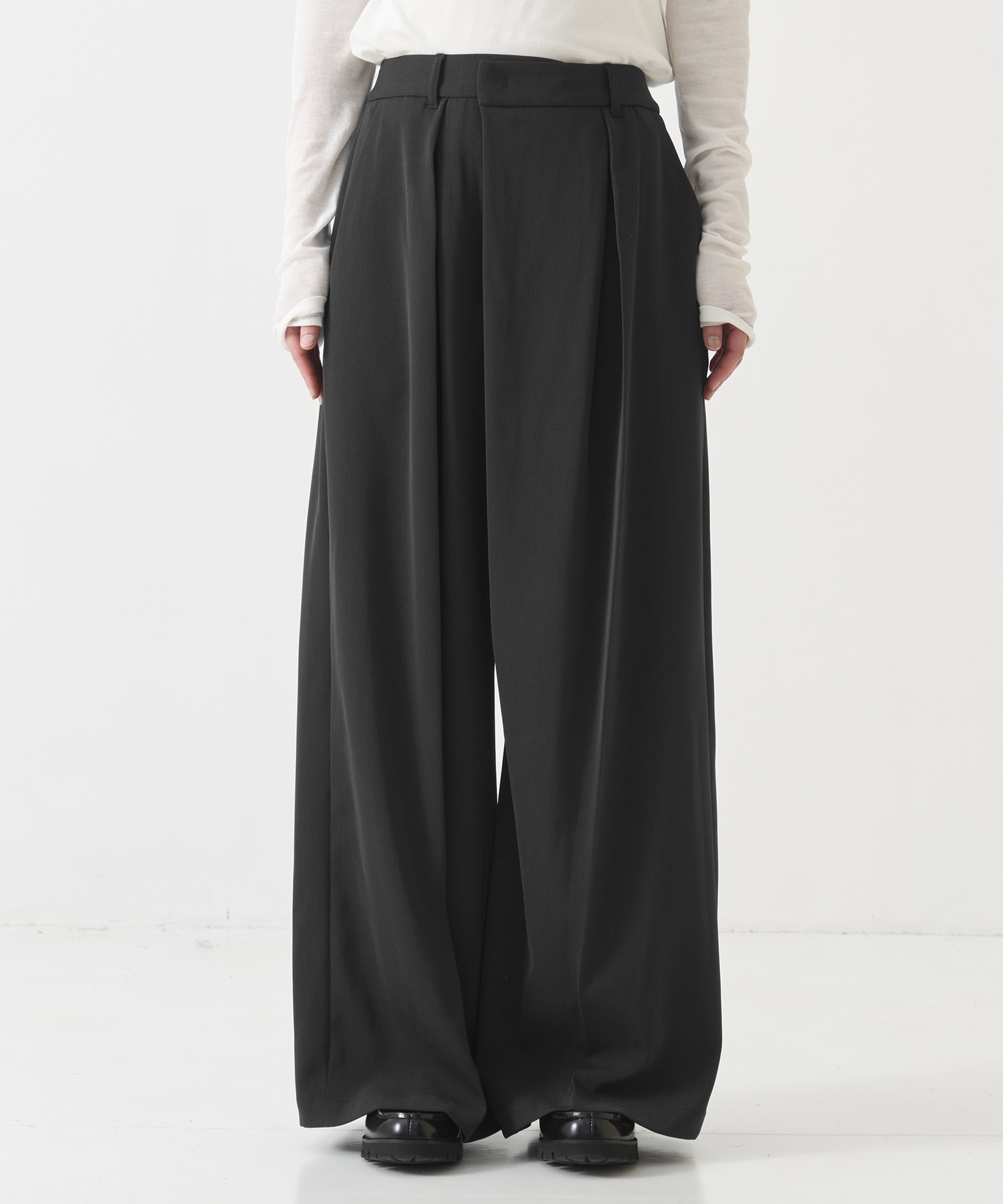 【残り僅か】シルキーツイルアシメタックパンツ