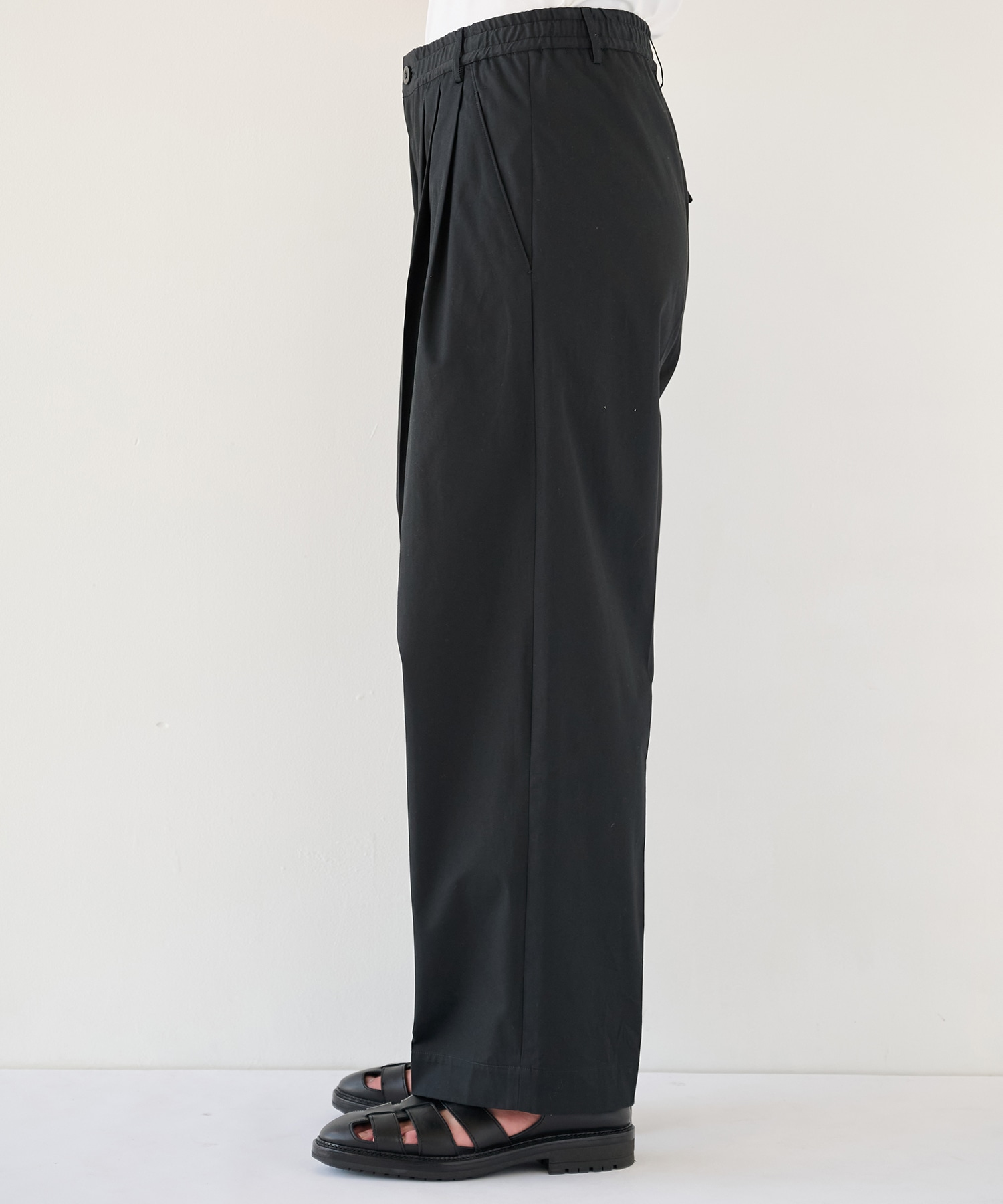 SUMMER LIGHT BARREL CHINOS