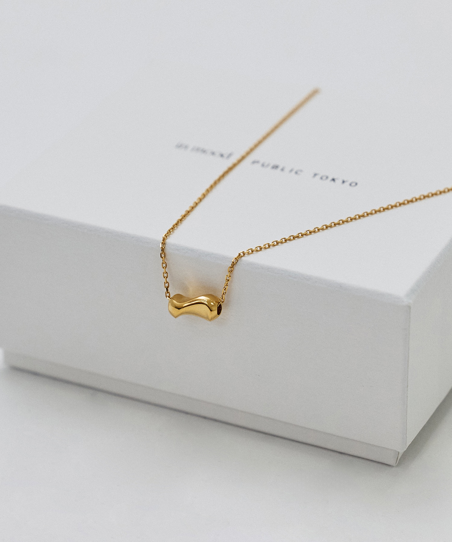 ×in mood Twist Necklace