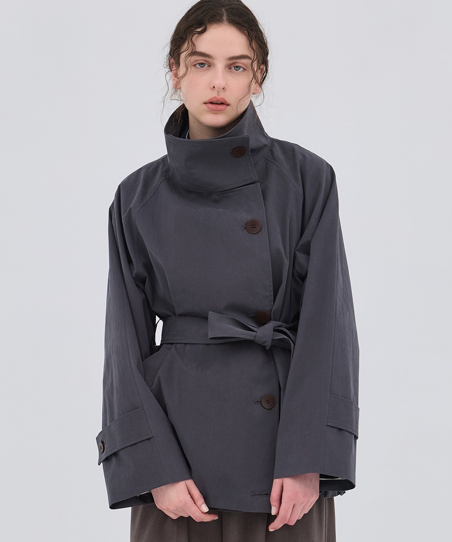 【完売間近】ファンネルネックショートトレンチコート