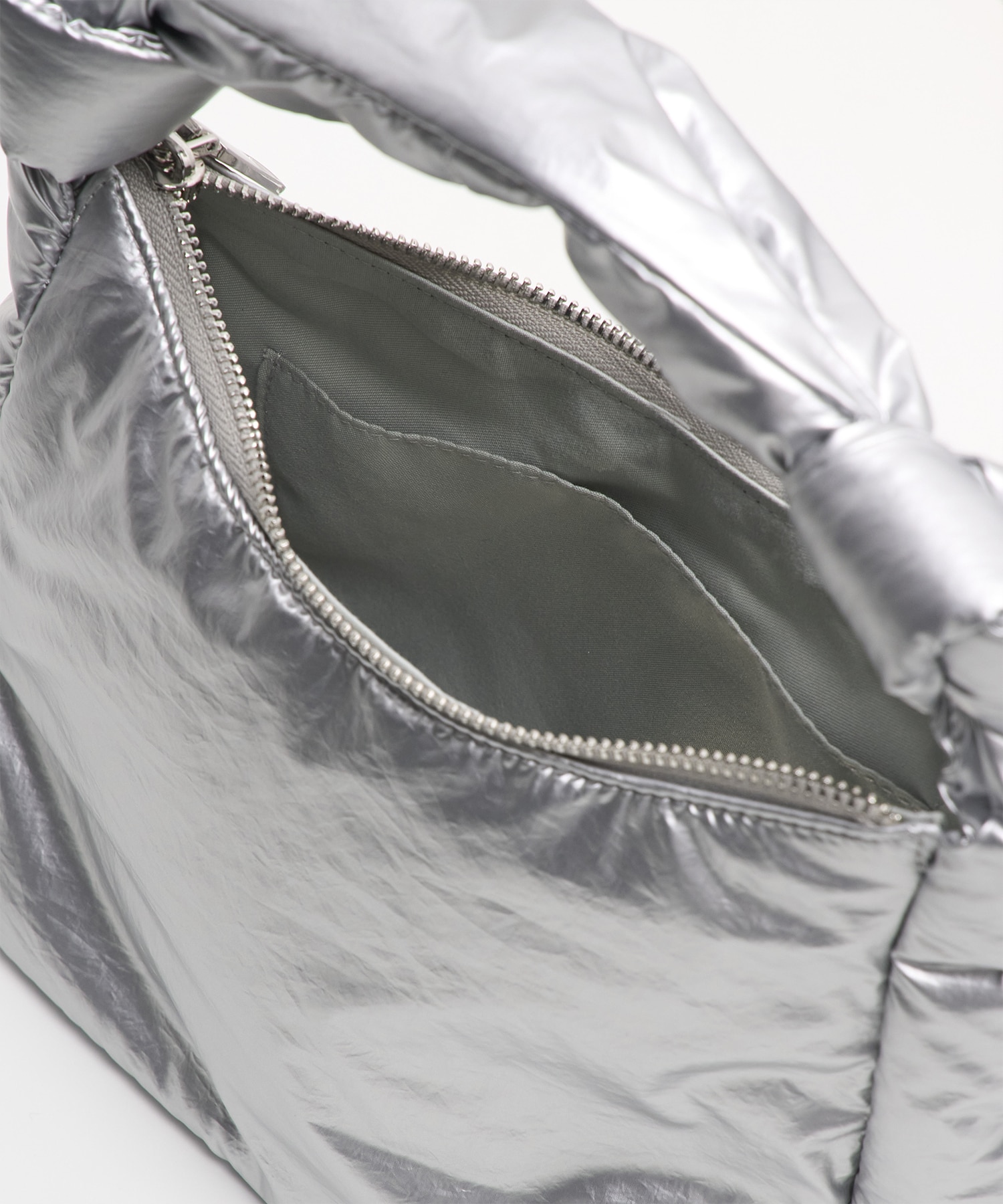 キルティングハンドBAG